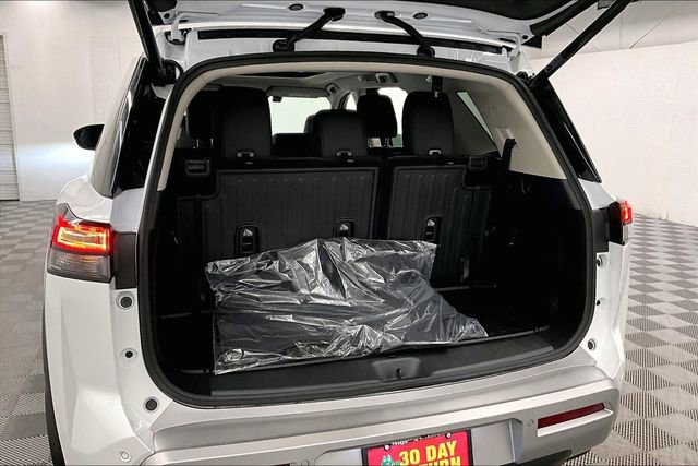New 2025 Nissan Pathfinder Platinum w/ Lighting Package (N93) AWD/4WD image 39