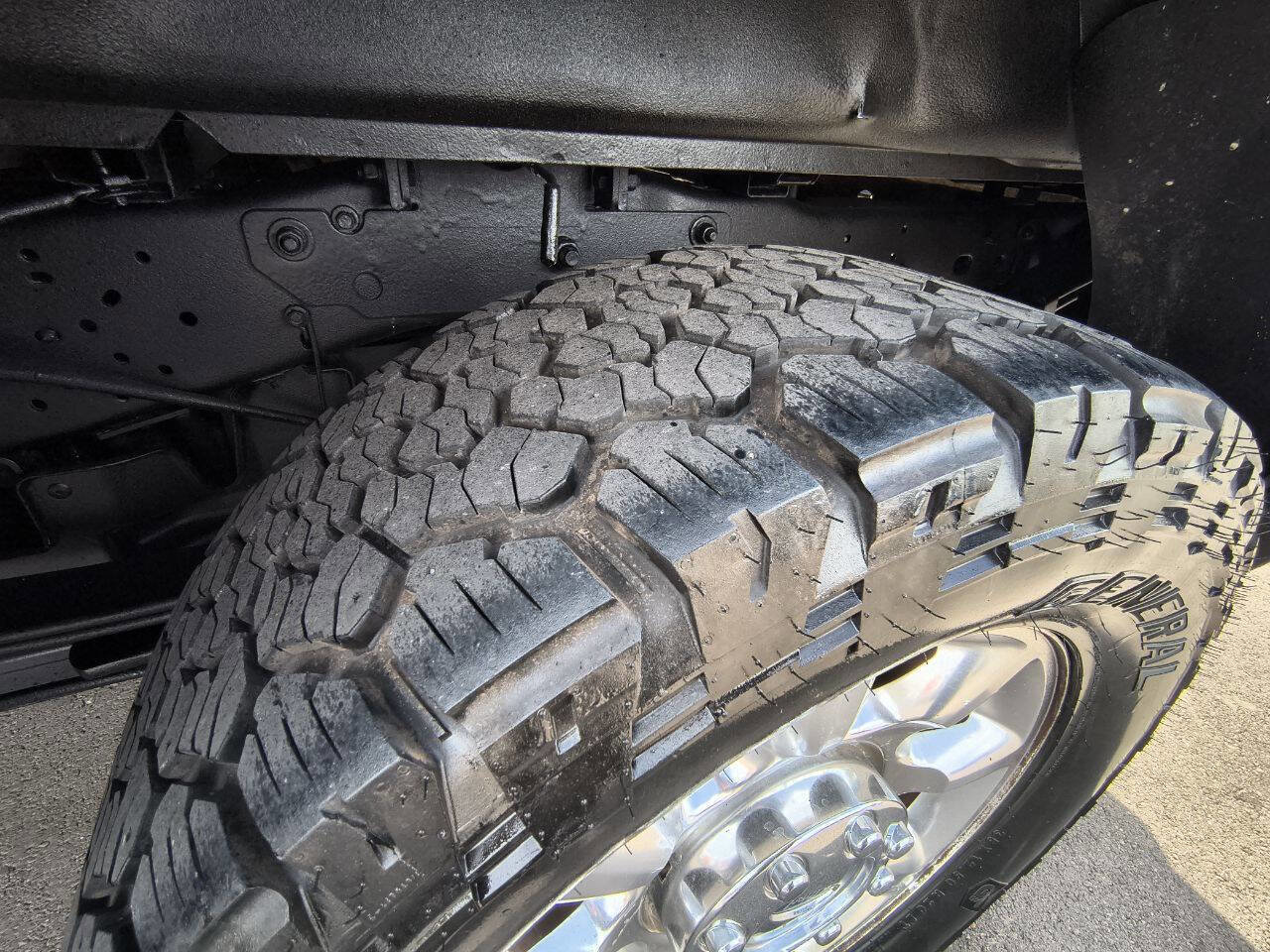 Used 2016 Ford F250 Lariat w/ Lariat Ultimate Package image 11