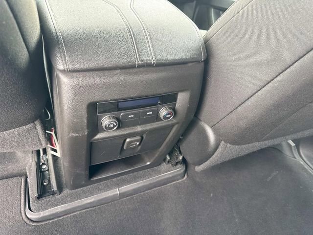 Used 2023 Chevrolet Traverse LT image 18