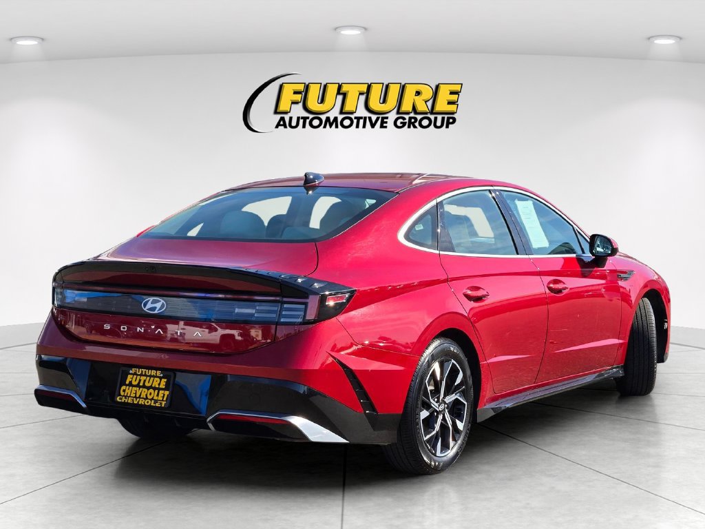 Used 2025 Hyundai Sonata SEL FWD image 4