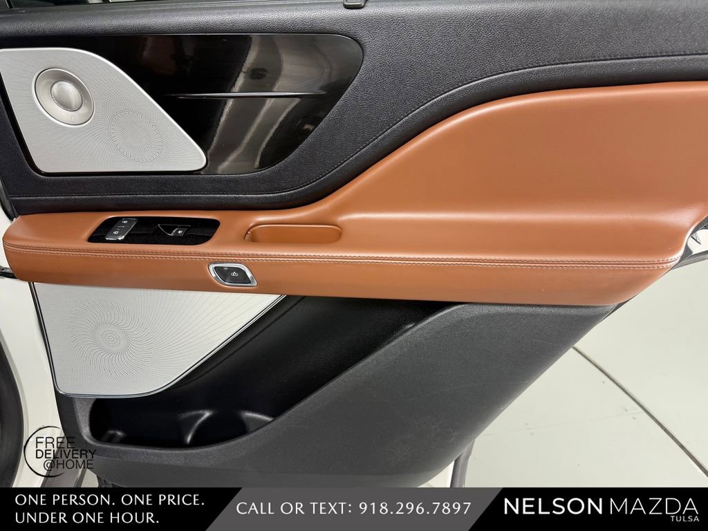 Used 2020 Lincoln Aviator Reserve w/ Equipment Group 201A image 43