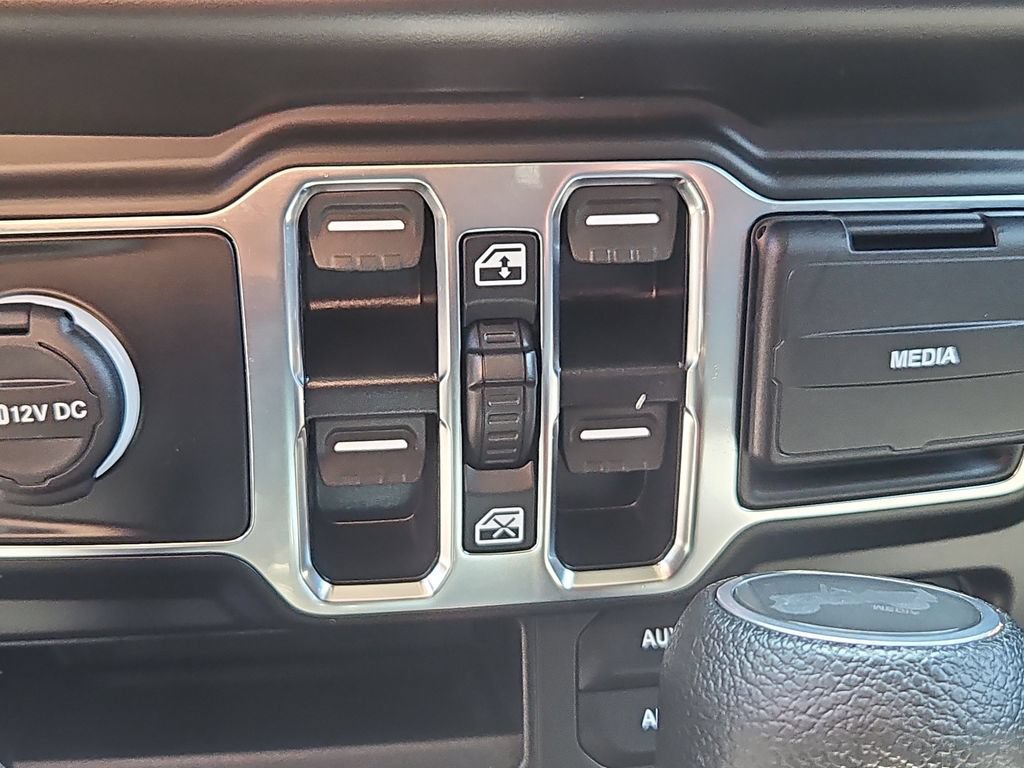 Used 2022 Jeep Wrangler Unlimited Sport AWD/4WD image 17