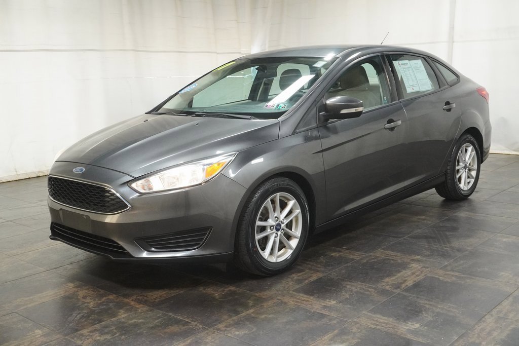 Used 2017 Ford Focus SE image 2