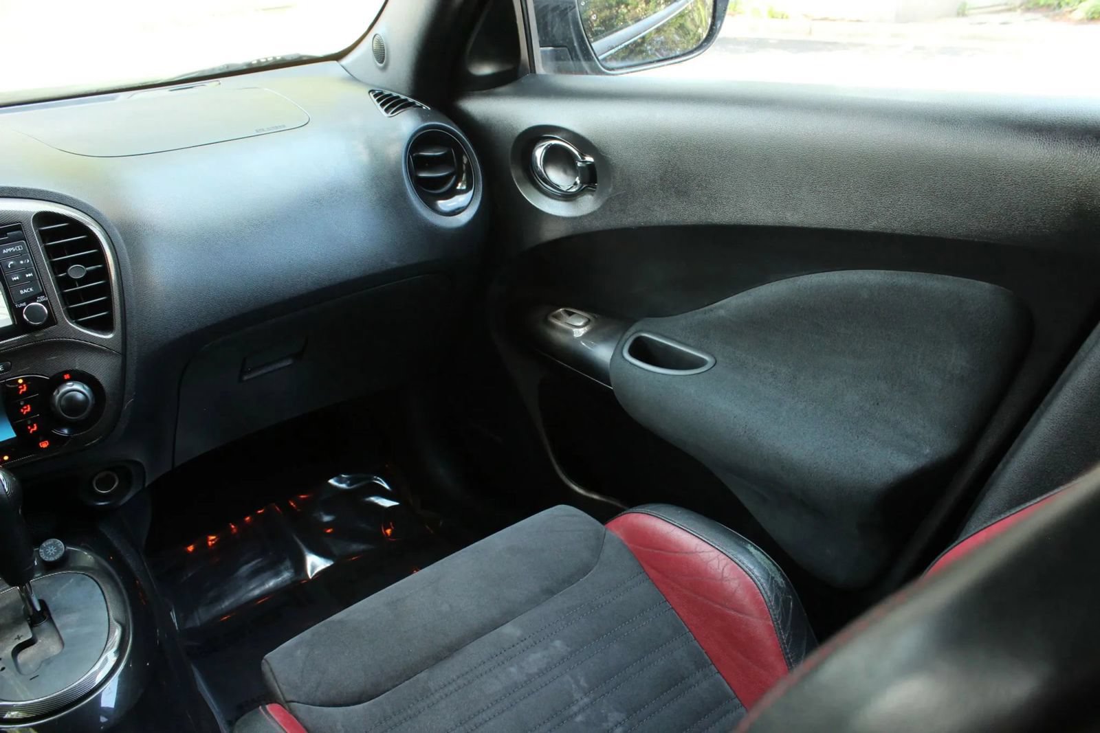Used 2015 Nissan Juke NISMO RS w/ Interior Illumination Package AWD/4WD image 23