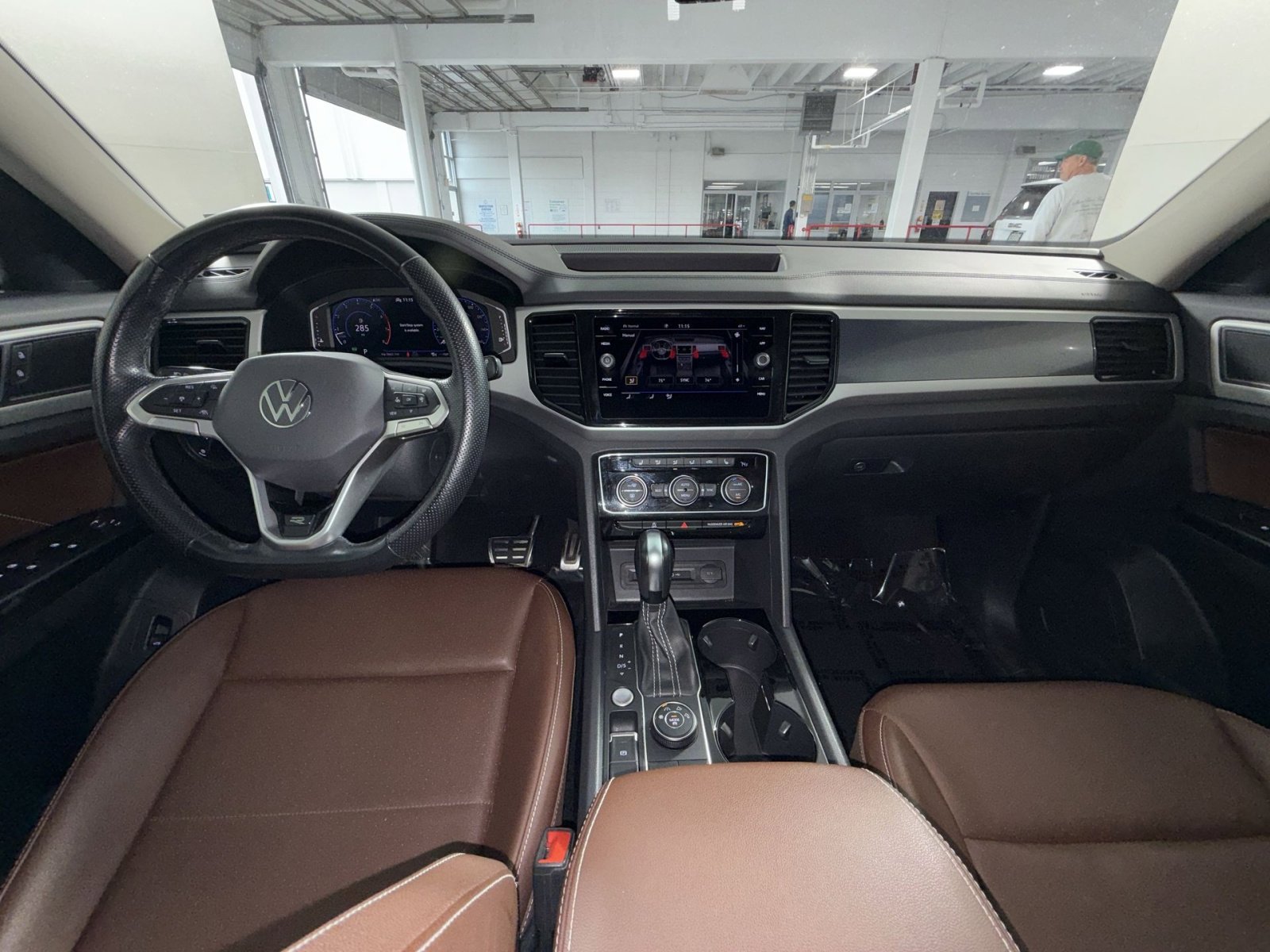 Used 2021 Volkswagen Atlas SEL R-Line AWD/4WD image 23
