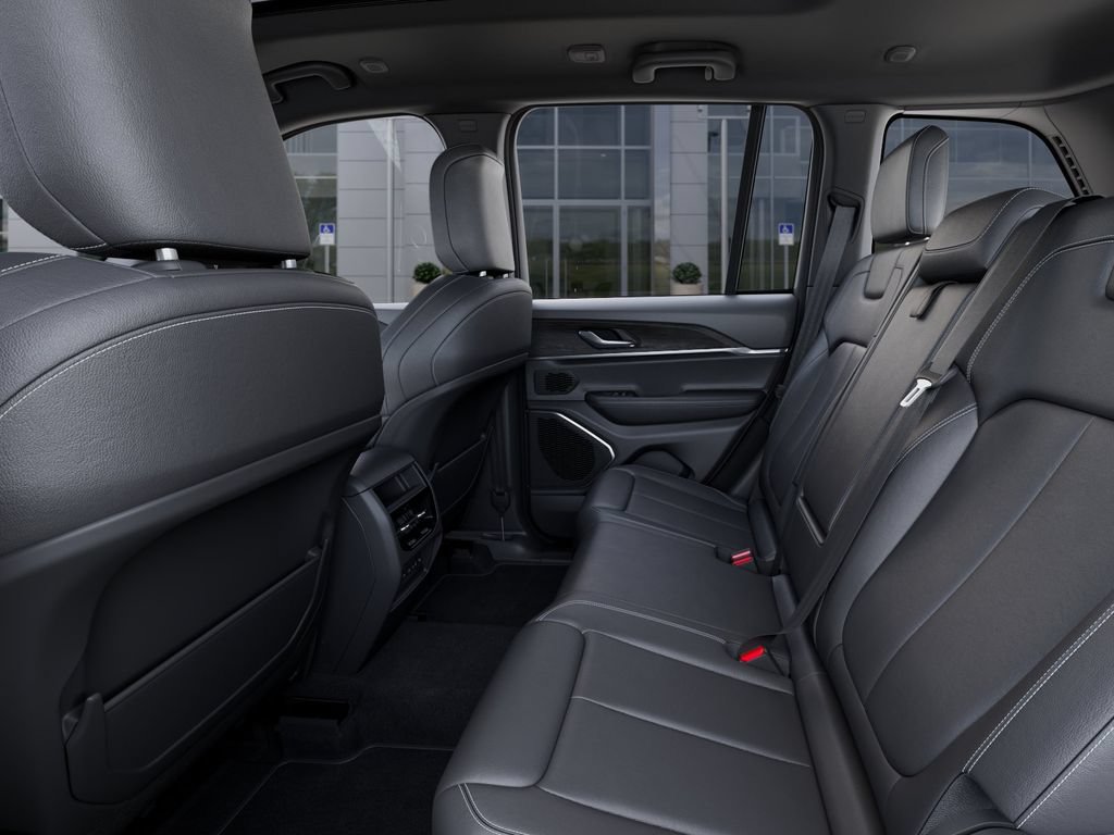 New 2026 Jeep Grand Cherokee Limited w/ Limited Altitude Package AWD/4WD image 23