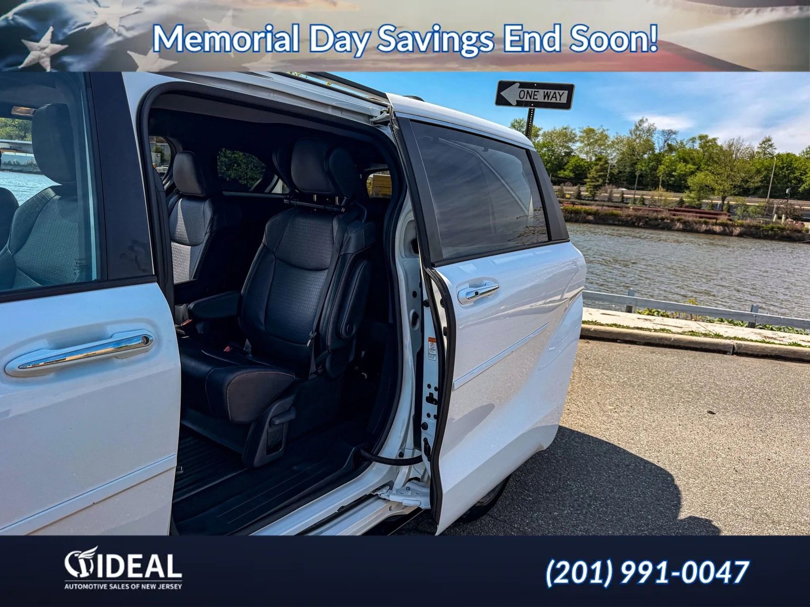 Used 2022 Toyota Sienna XSE w/ XSE Plus Package AWD/4WD image 14