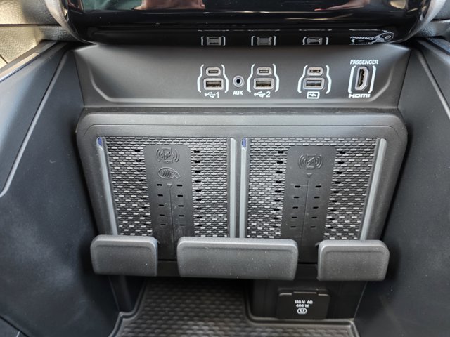 Used 2026 RAM 1500 Laramie w/ Night Edition AWD/4WD image 9