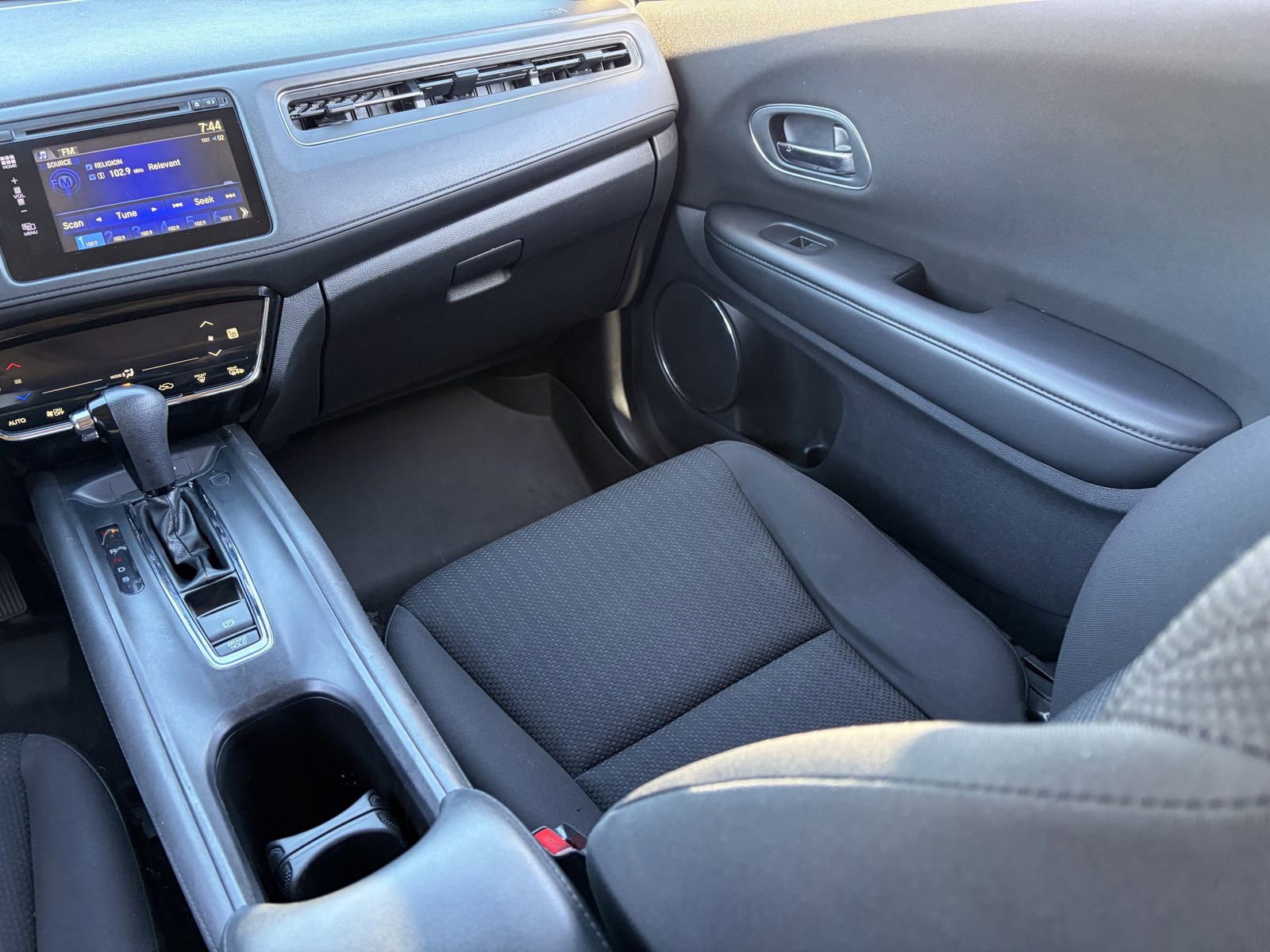 Used 2018 Honda HR-V EX image 17