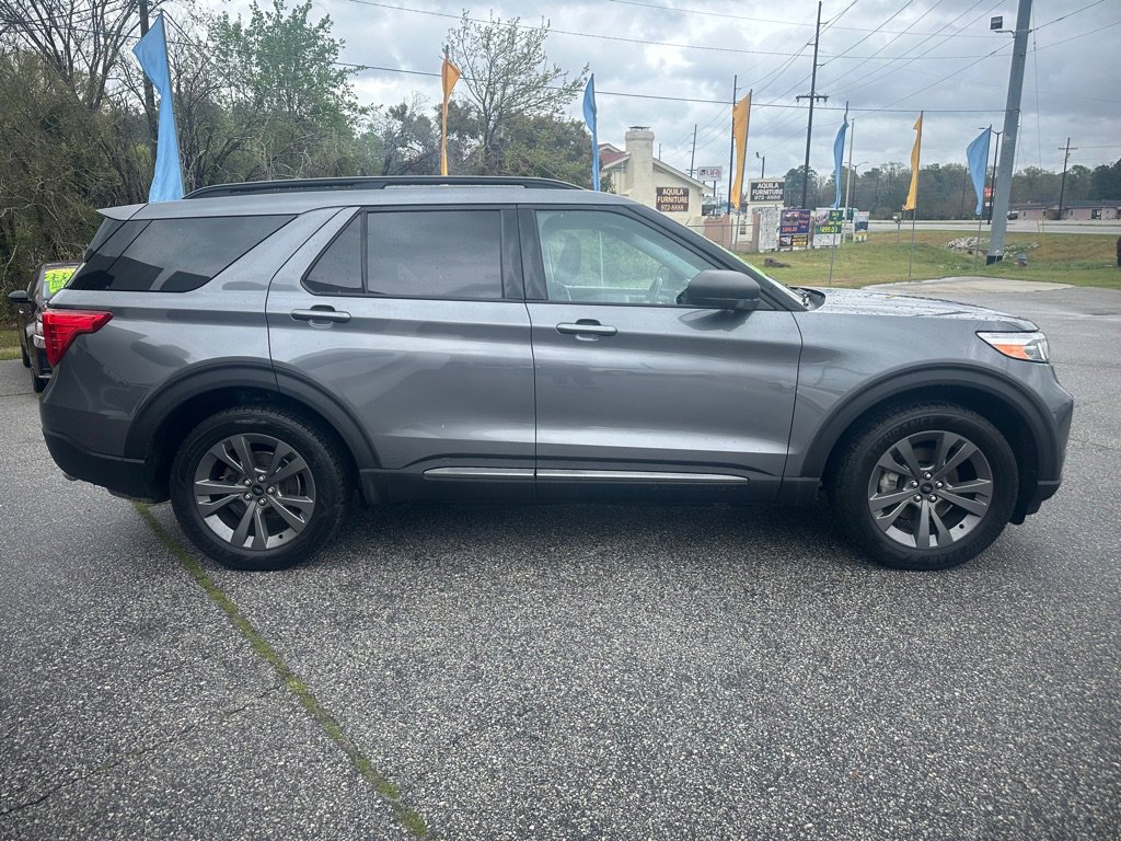 Used 2021 Ford Explorer XLT w/ Equipment Group 202A AWD/4WD image 13