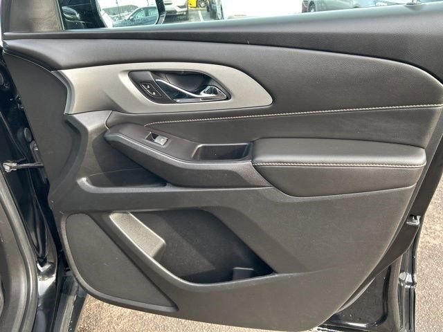 Used 2020 Chevrolet Traverse LT image 43