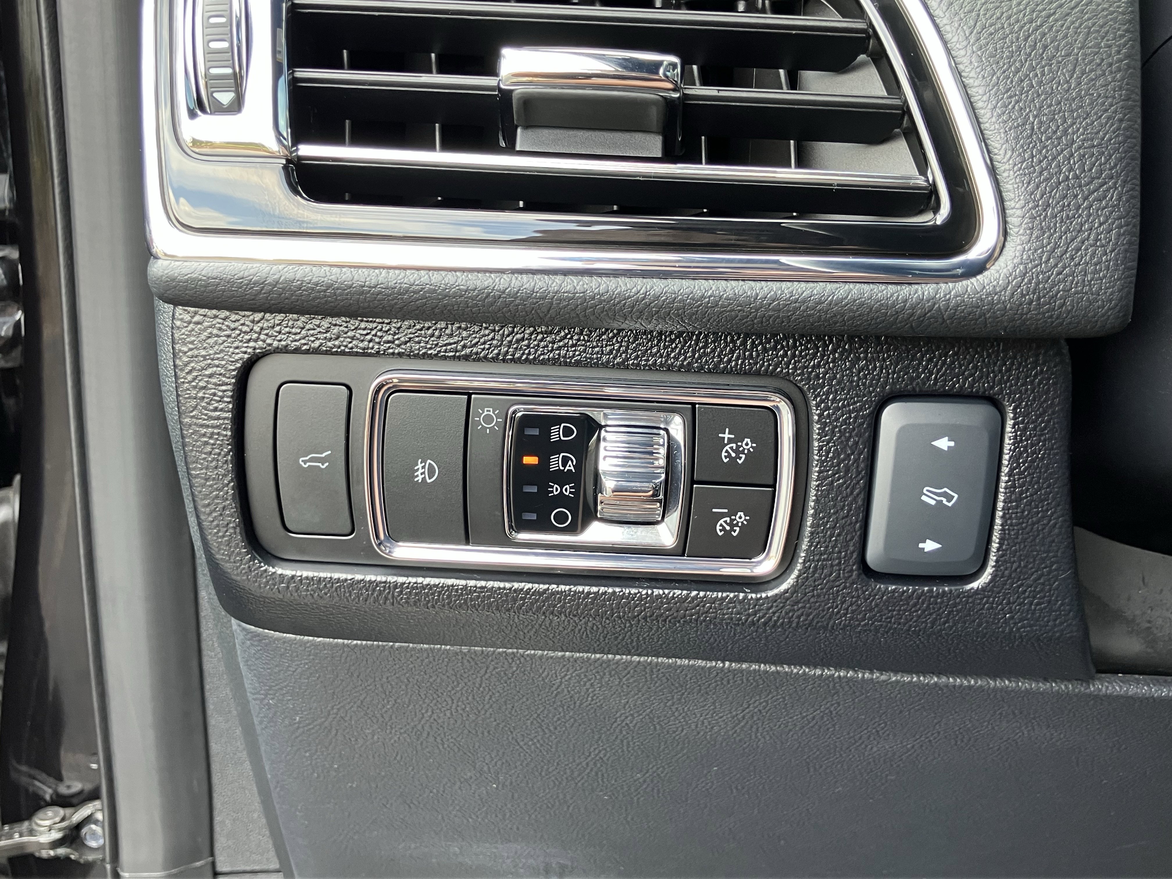 Used 2024 Lincoln Navigator Reserve image 19