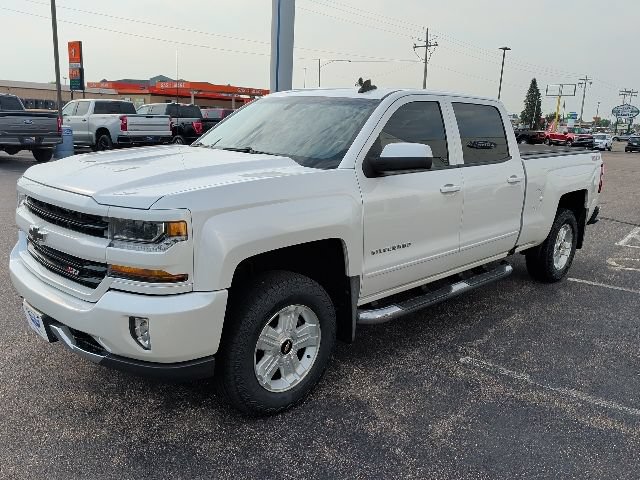 Used 2017 Chevrolet Silverado 1500 LT w/ All Star Edition AWD/4WD image 3