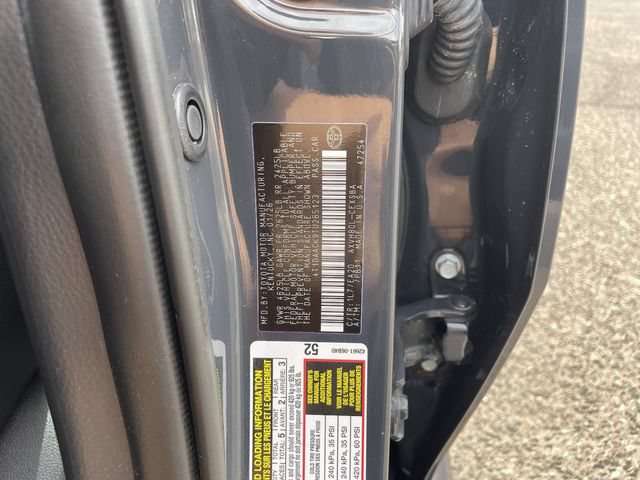Used 2026 Toyota Camry SE FWD image 32
