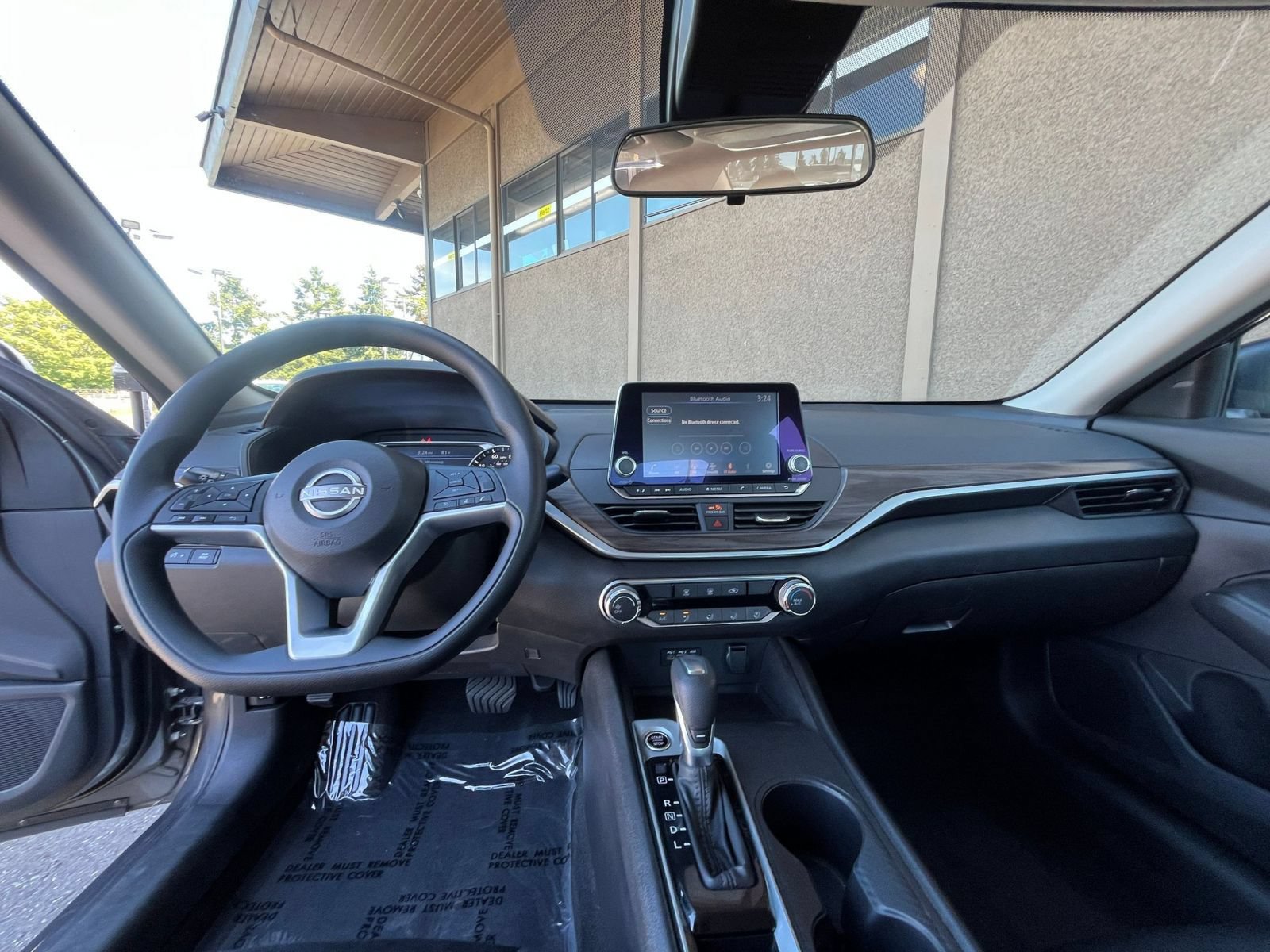 Used 2025 Nissan Altima 2.5 SV FWD image 33