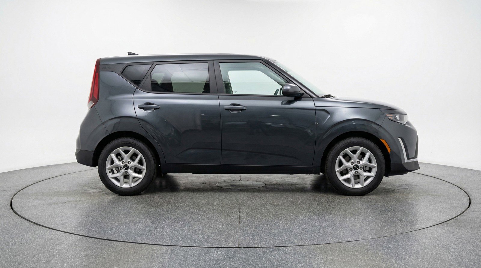Used 2025 Kia Soul LX w/ LX Technology Package image 11
