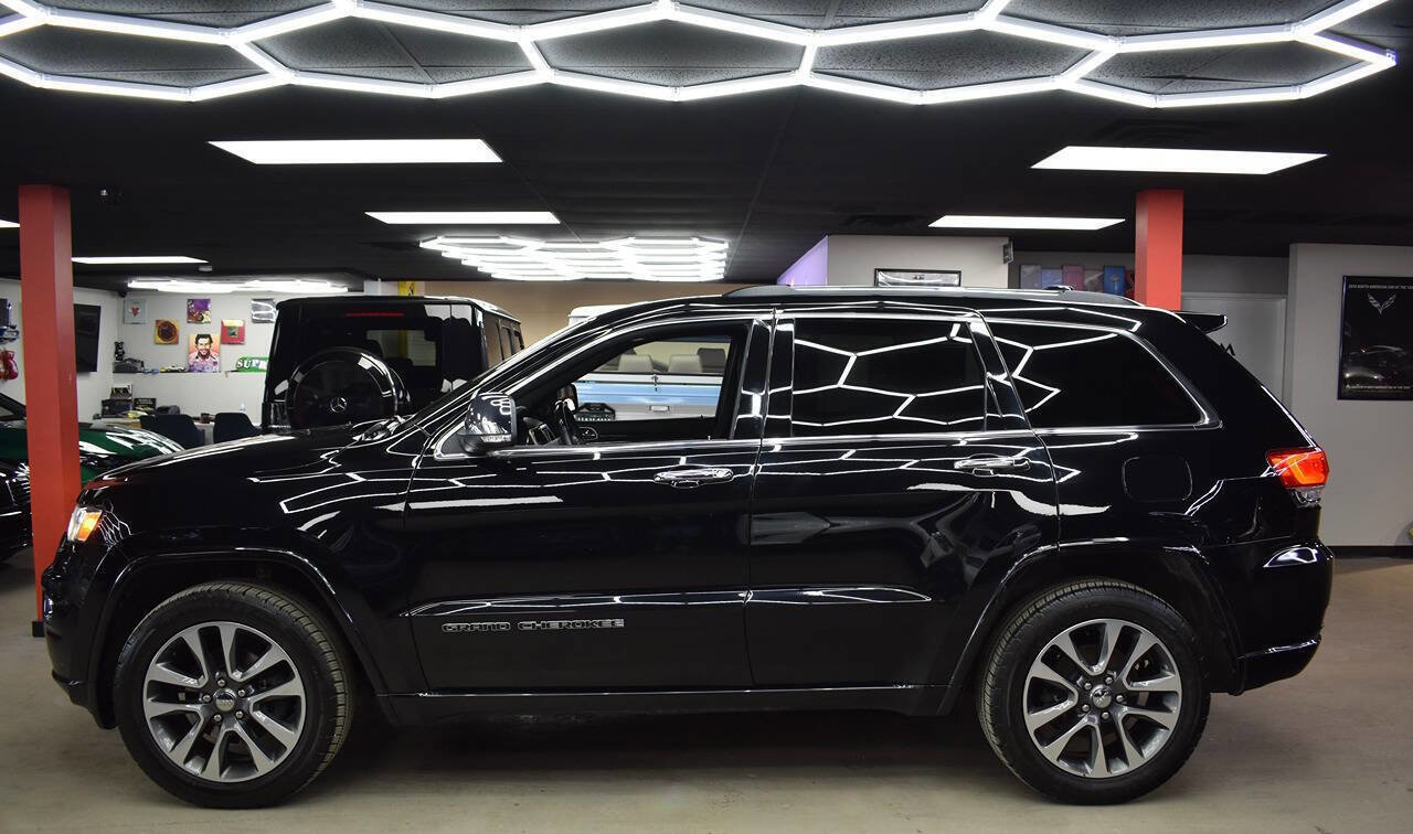 Used 2017 Jeep Grand Cherokee Overland image 2