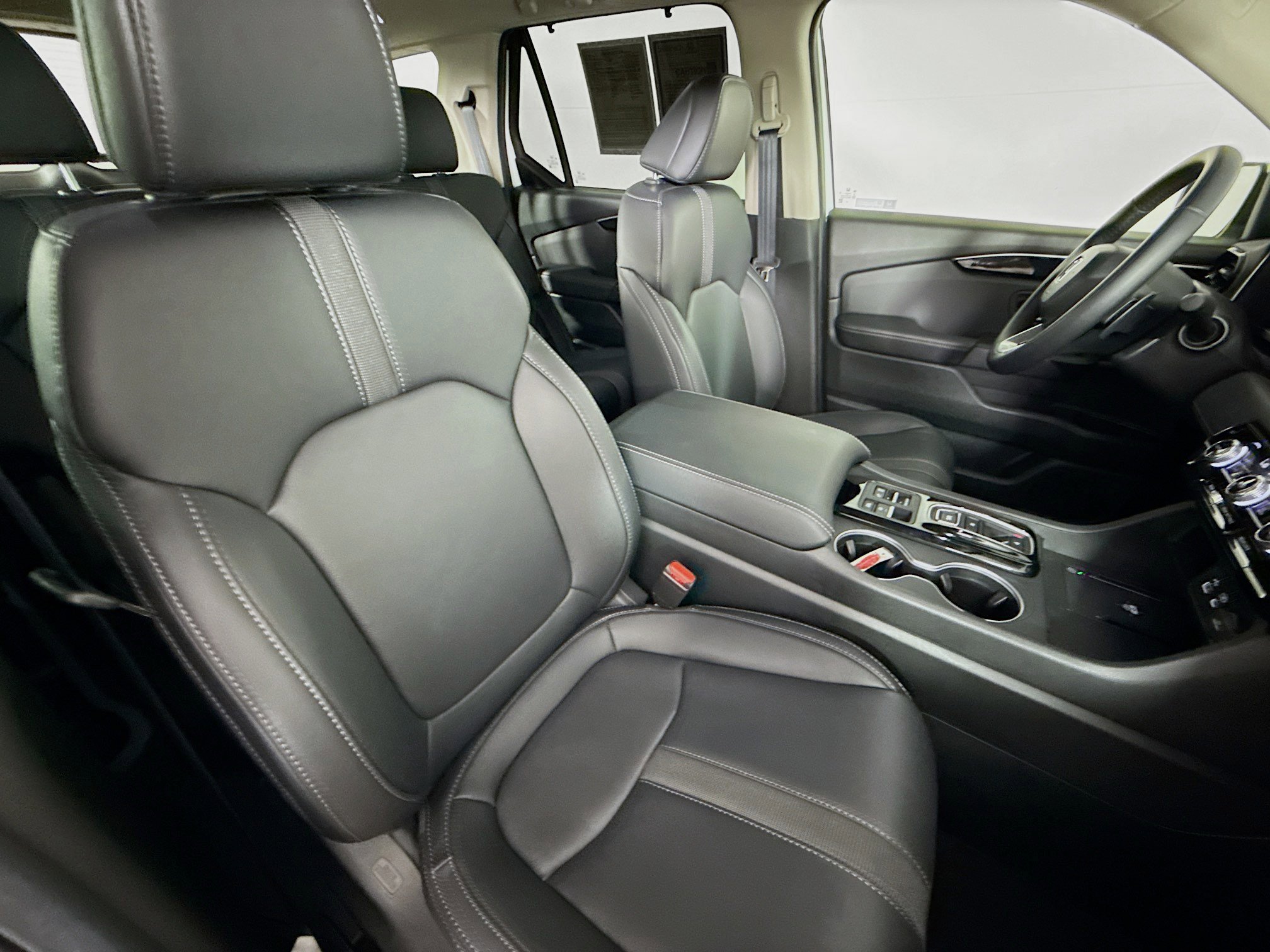 Certified 2025 Honda Pilot Touring image 37