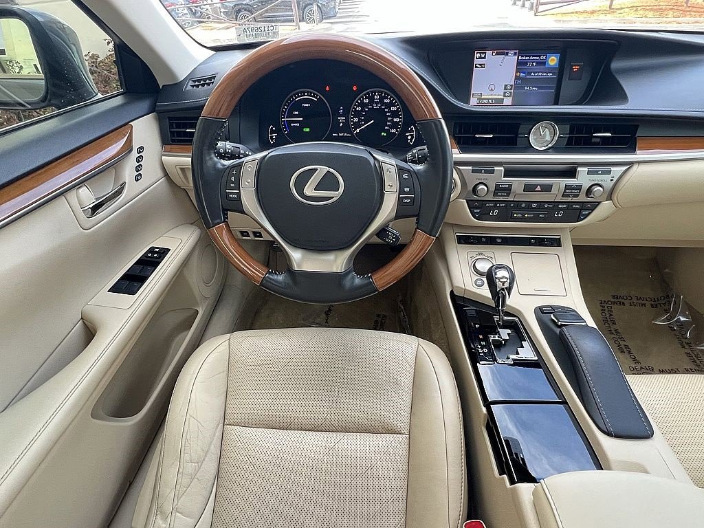 Used 2015 Lexus ES 300h image 11