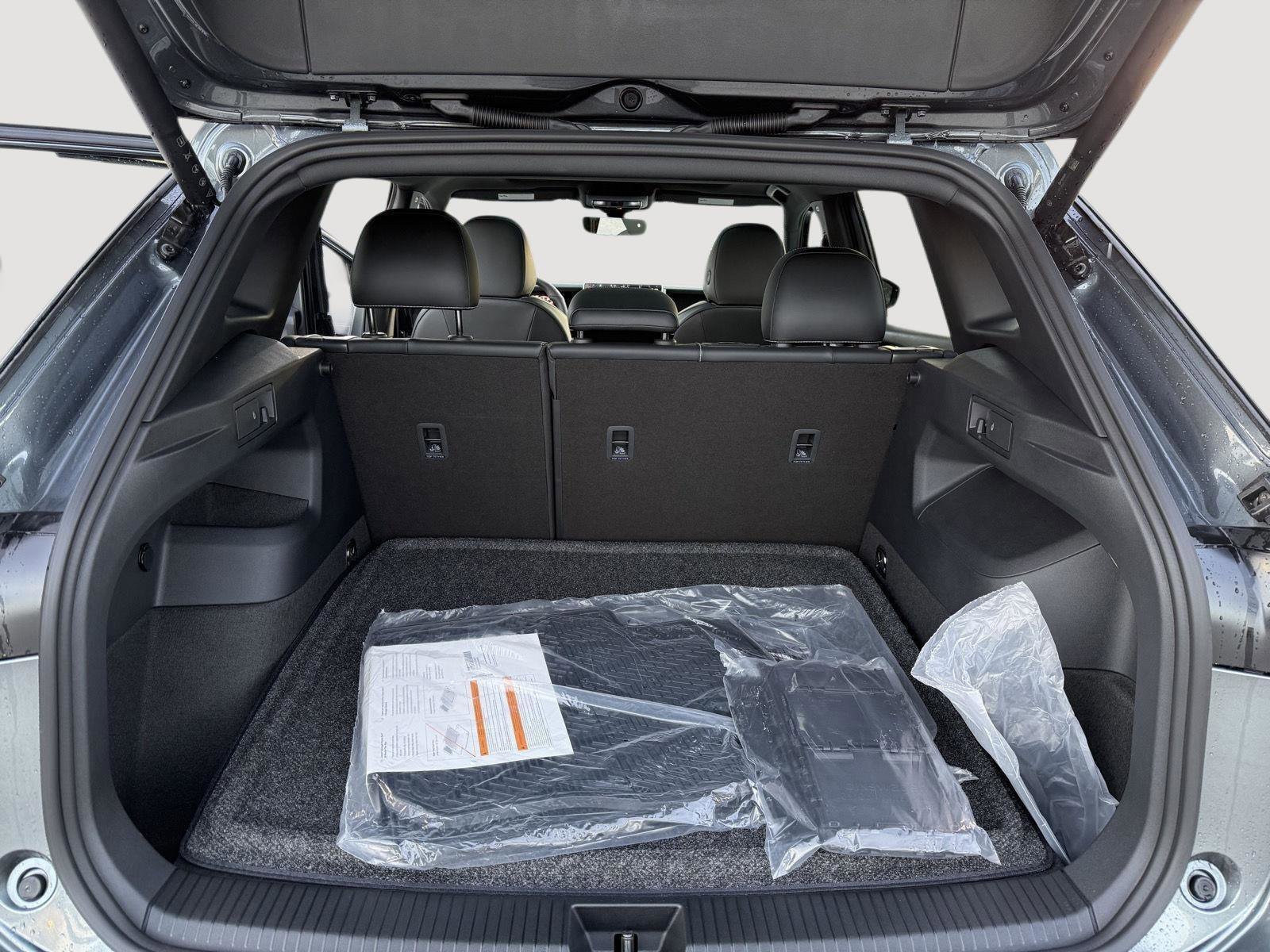 New 2026 Volkswagen Tiguan SE R-Line image 11