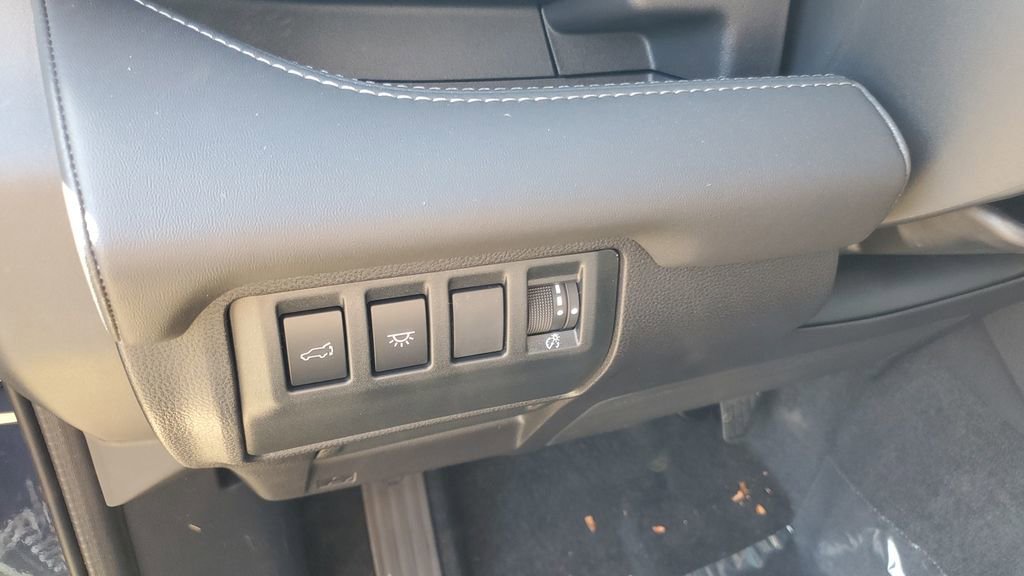 Certified 2025 Subaru Ascent Limited w/ Popular Package #2 image 12