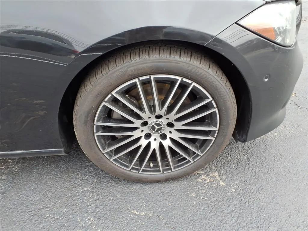 Used 2024 Mercedes-Benz C 300 Sedan image 9