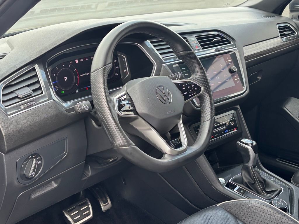 Used 2022 Volkswagen Tiguan SEL R-Line image 8
