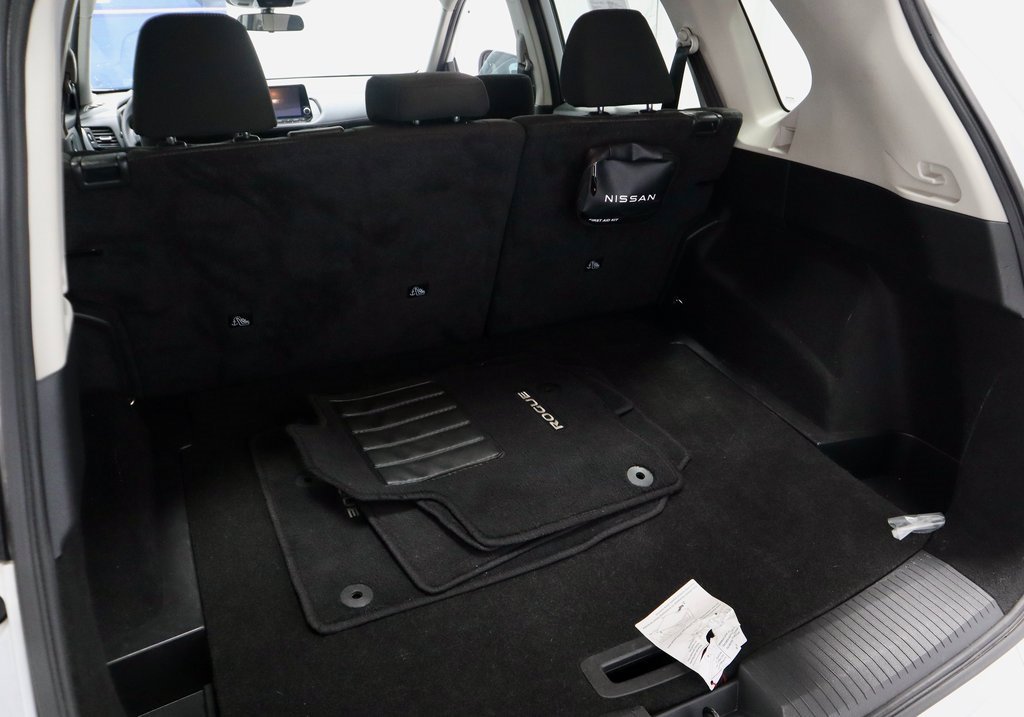Certified 2024 Nissan Rogue SV image 14