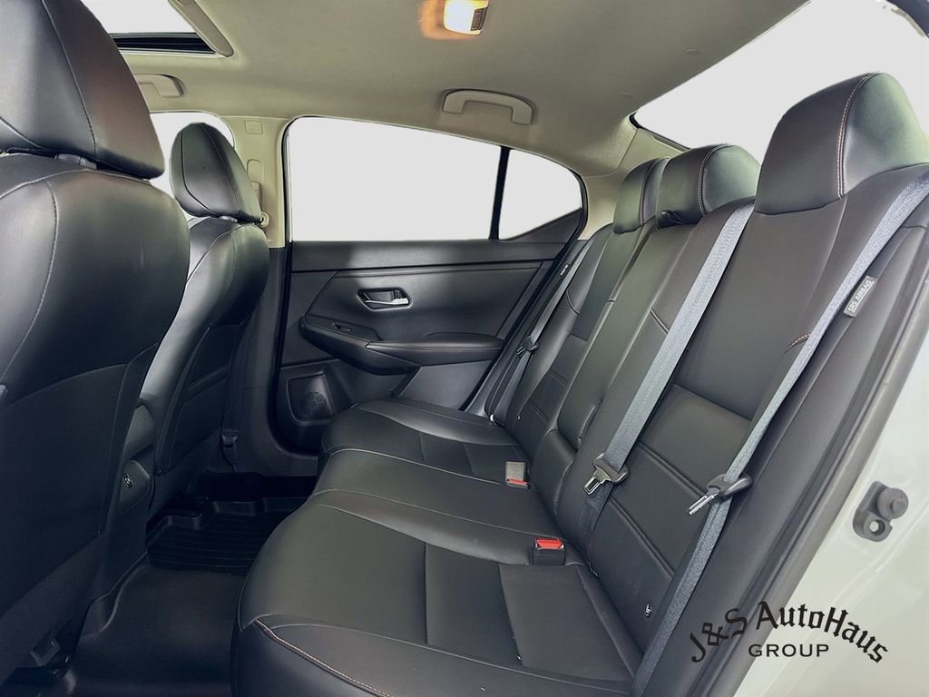 Used 2021 Nissan Sentra SR w/ SR Premium Package image 27