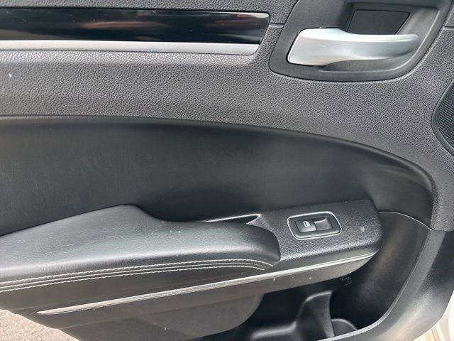 Used 2017 Chrysler 300 S w/ 300S Premium Group image 33