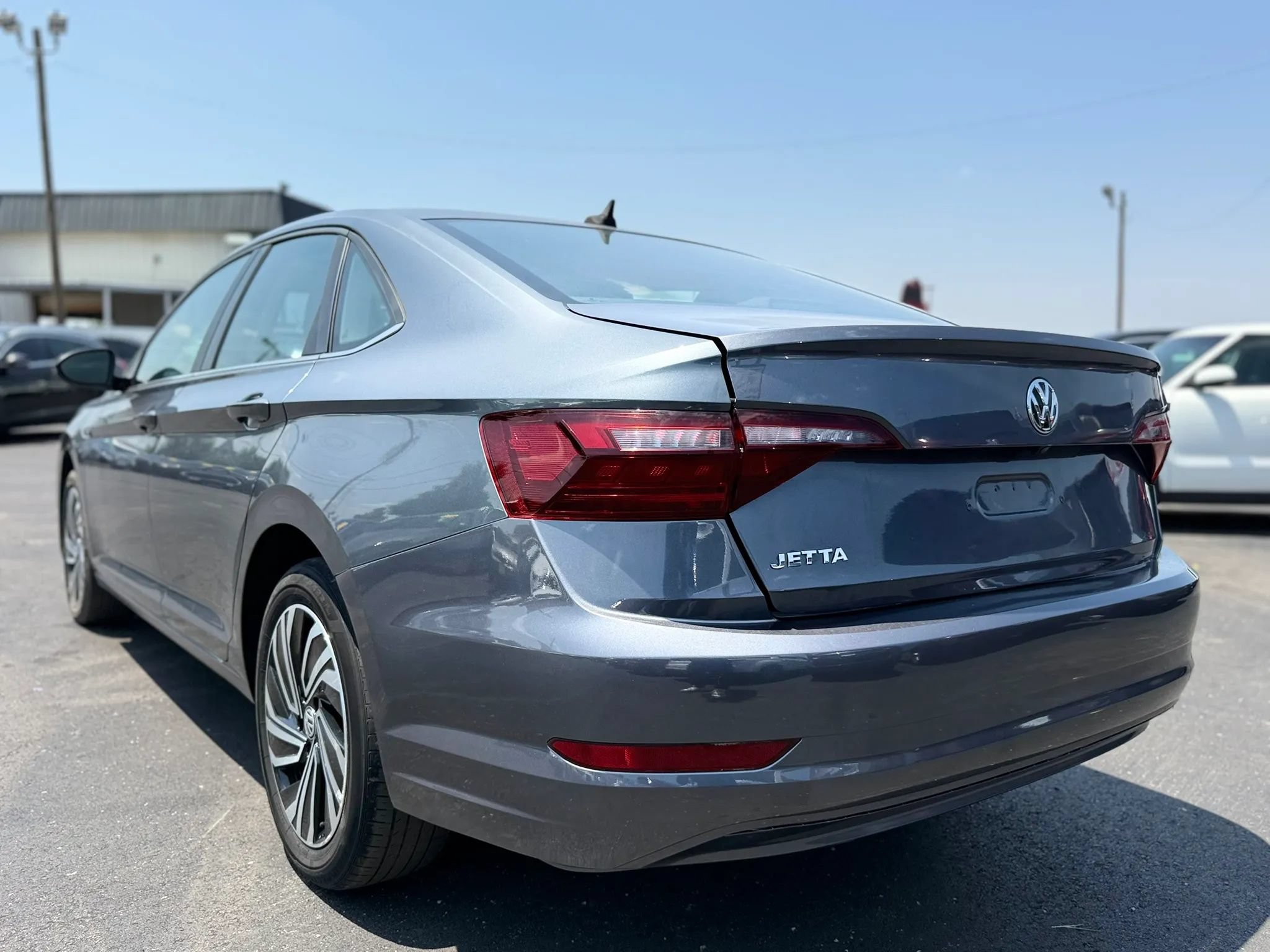 Used 2020 Volkswagen Jetta SEL Premium FWD image 5