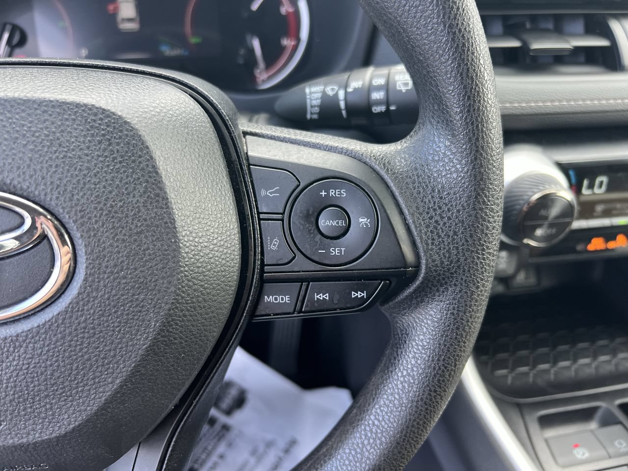 Used 2025 Toyota RAV4 XLE AWD/4WD image 20