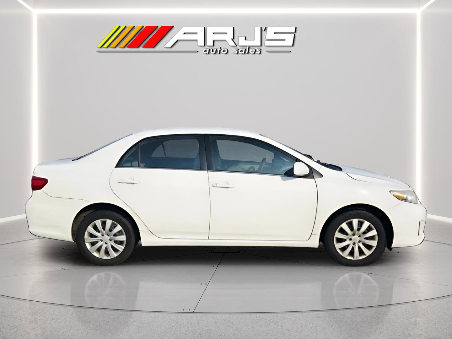 Used 2013 Toyota Corolla LE image 4