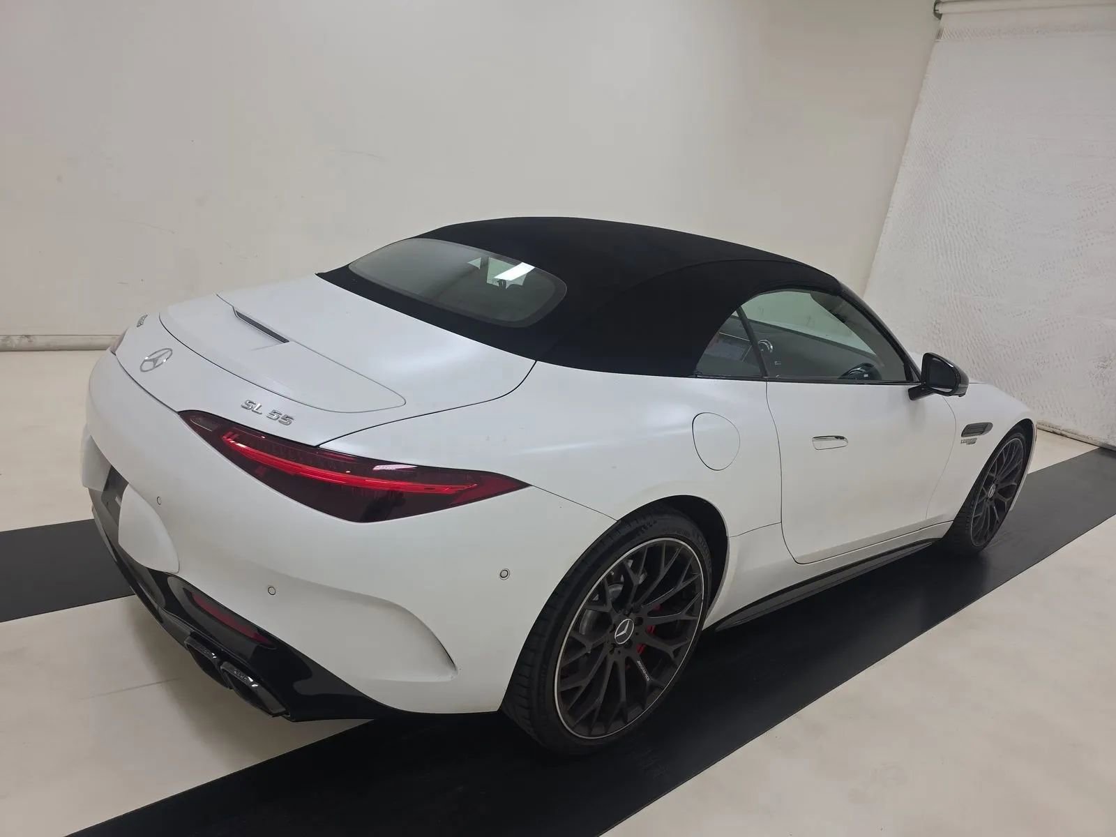 Used 2022 Mercedes-Benz SL 55 AMG 4MATIC image 10