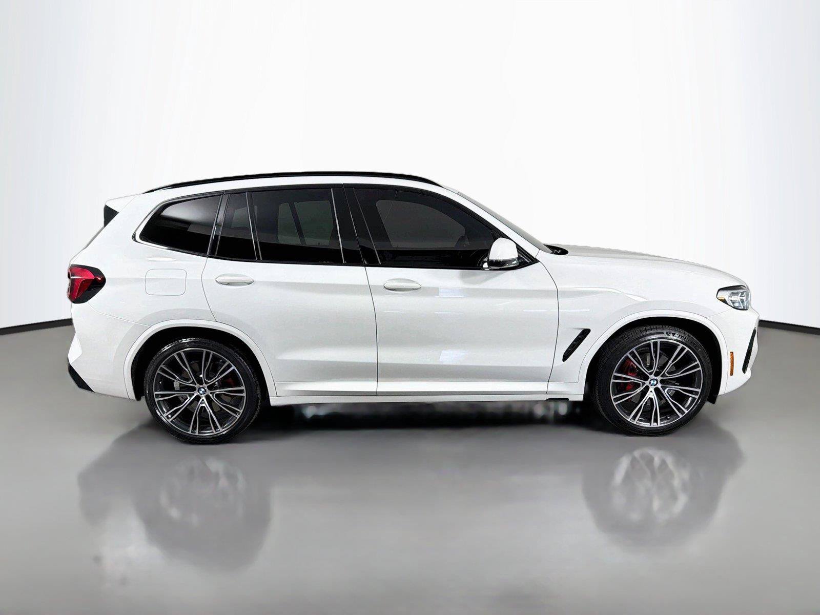 Used 2022 BMW X3 xDrive30i w/ M Sport Package 2 AWD/4WD image 4