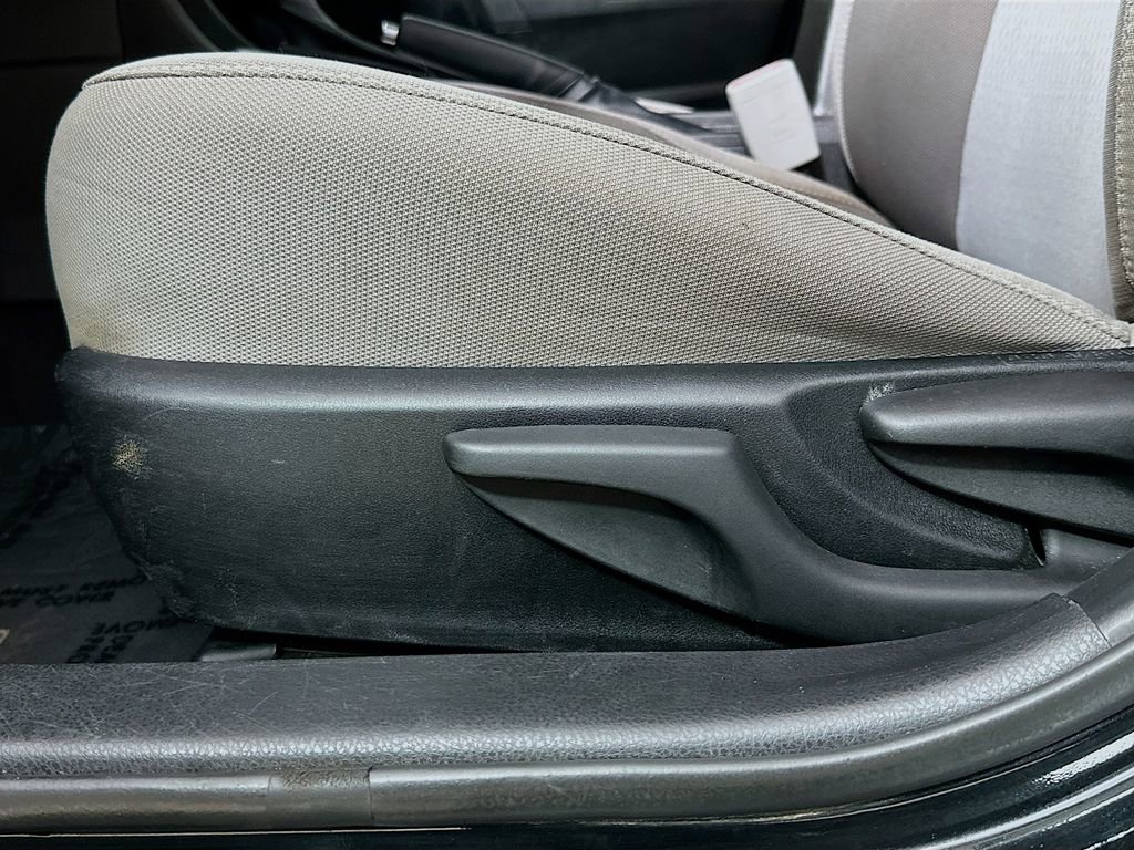 Used 2019 Toyota Corolla LE FWD image 22