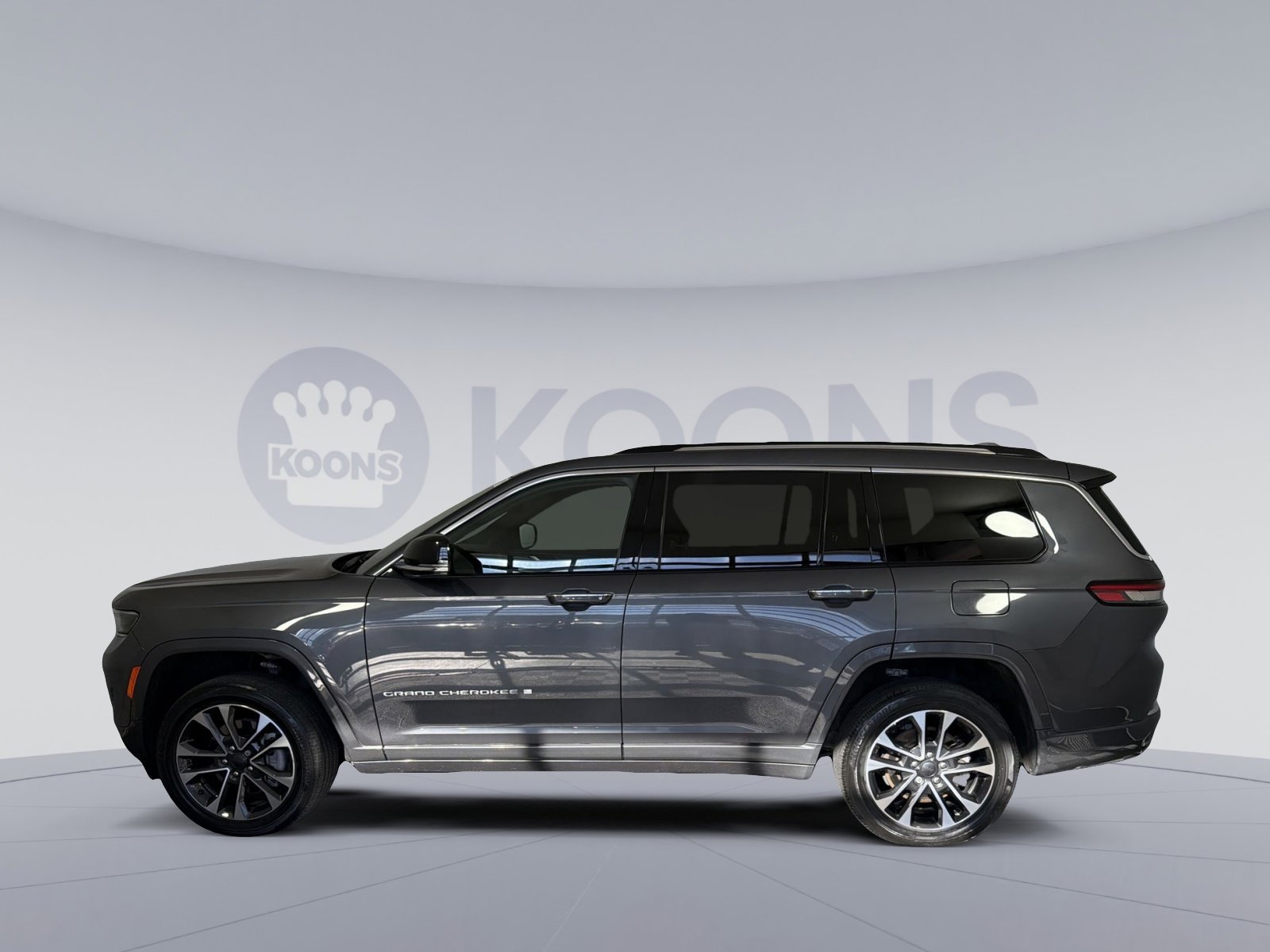 Used 2023 Jeep Grand Cherokee L Overland image 2