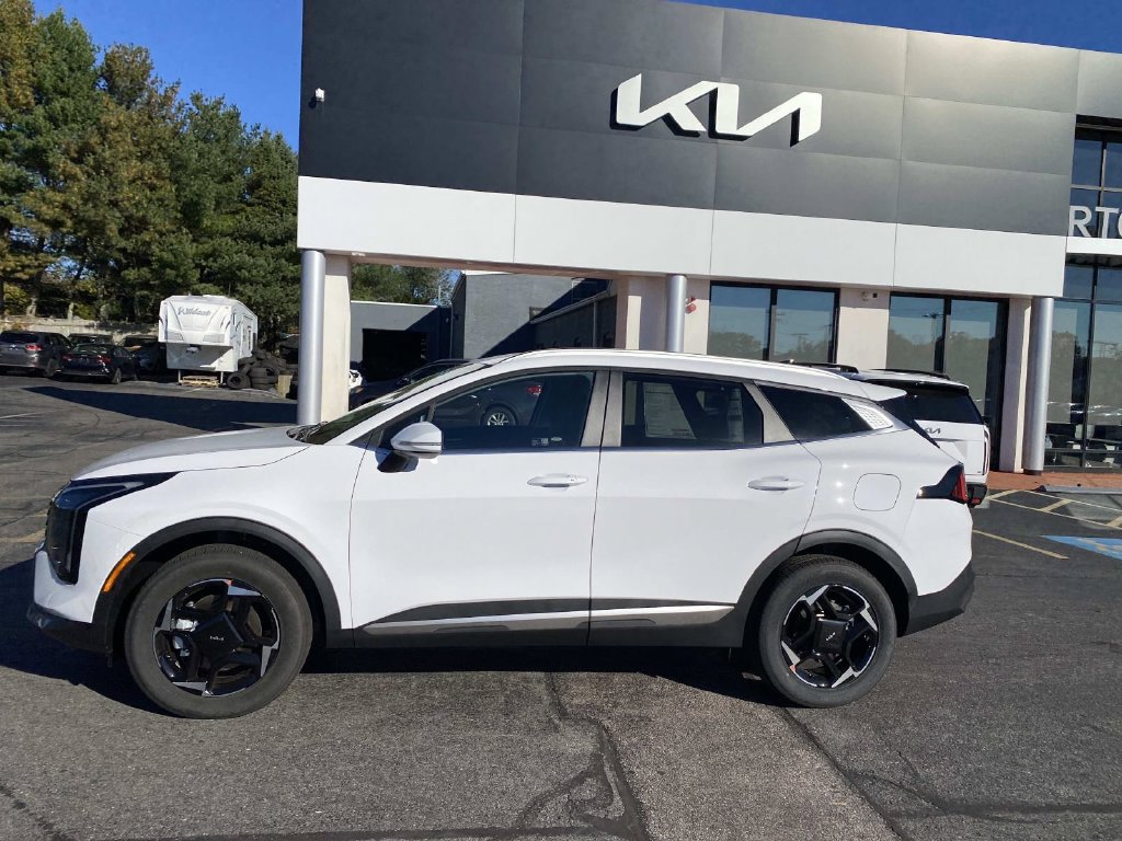New 2027 Kia Sportage EX AWD/4WD image 2