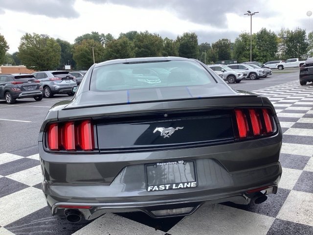 Used 2016 Ford Mustang Coupe image 8