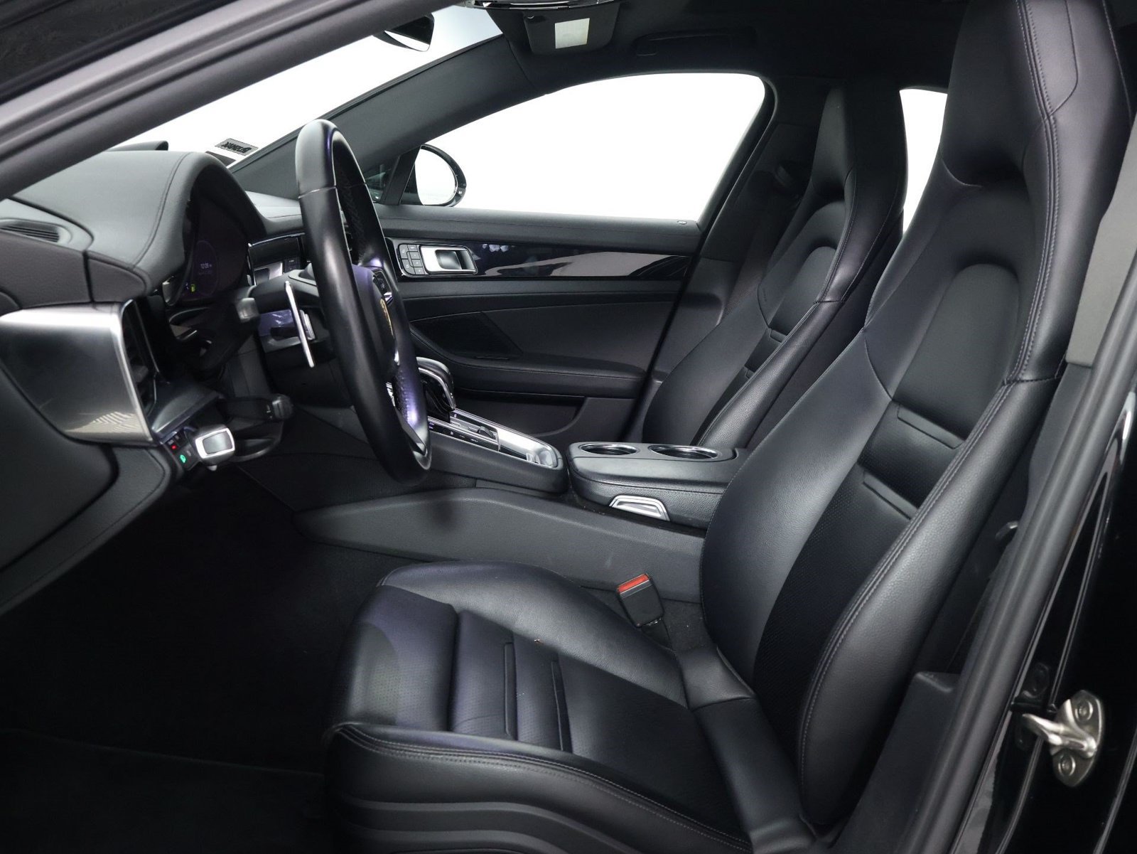 Certified 2023 Porsche Panamera RWD image 6