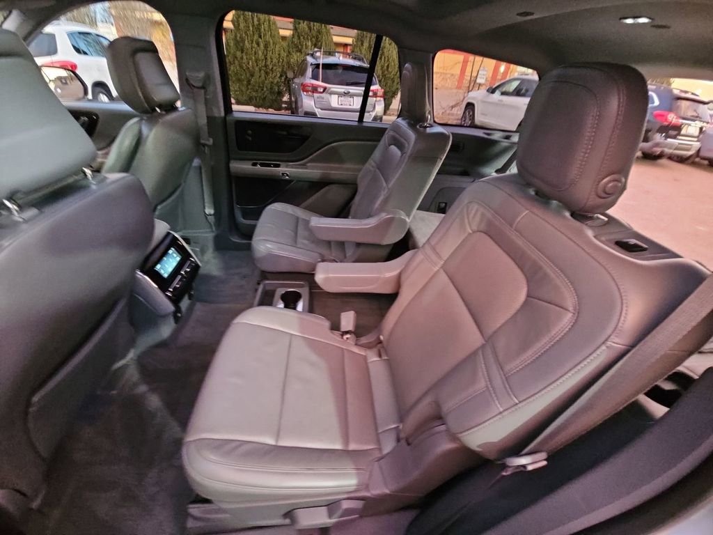 Used 2020 Lincoln Aviator Reserve w/ Equipment Group 201A image 20