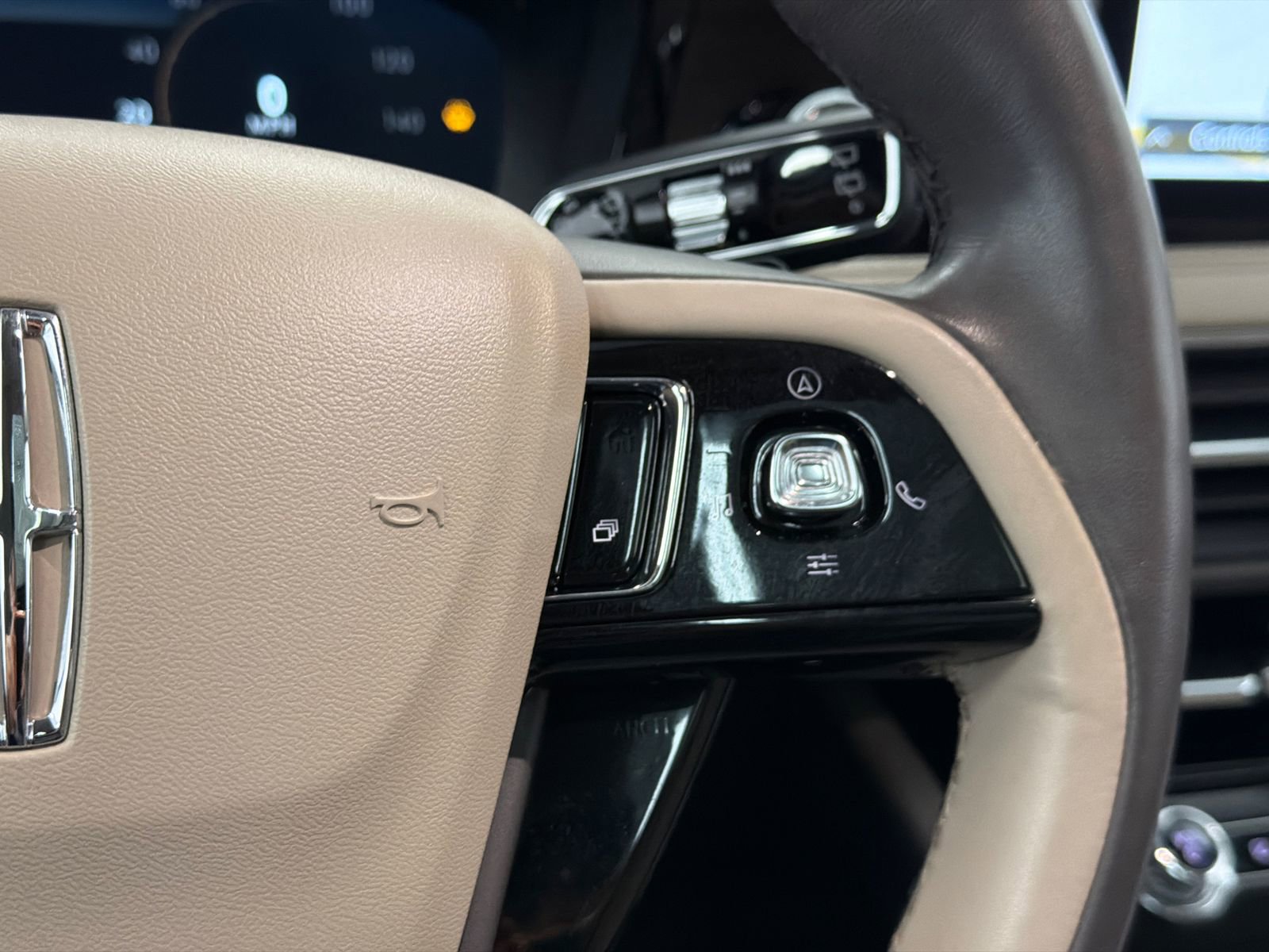 Certified 2022 Lincoln Corsair Grand Touring w/ Elements Technology Bundle AWD/4WD image 23