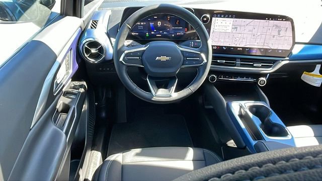 New 2026 Chevrolet Equinox EV LT AWD/4WD image 13