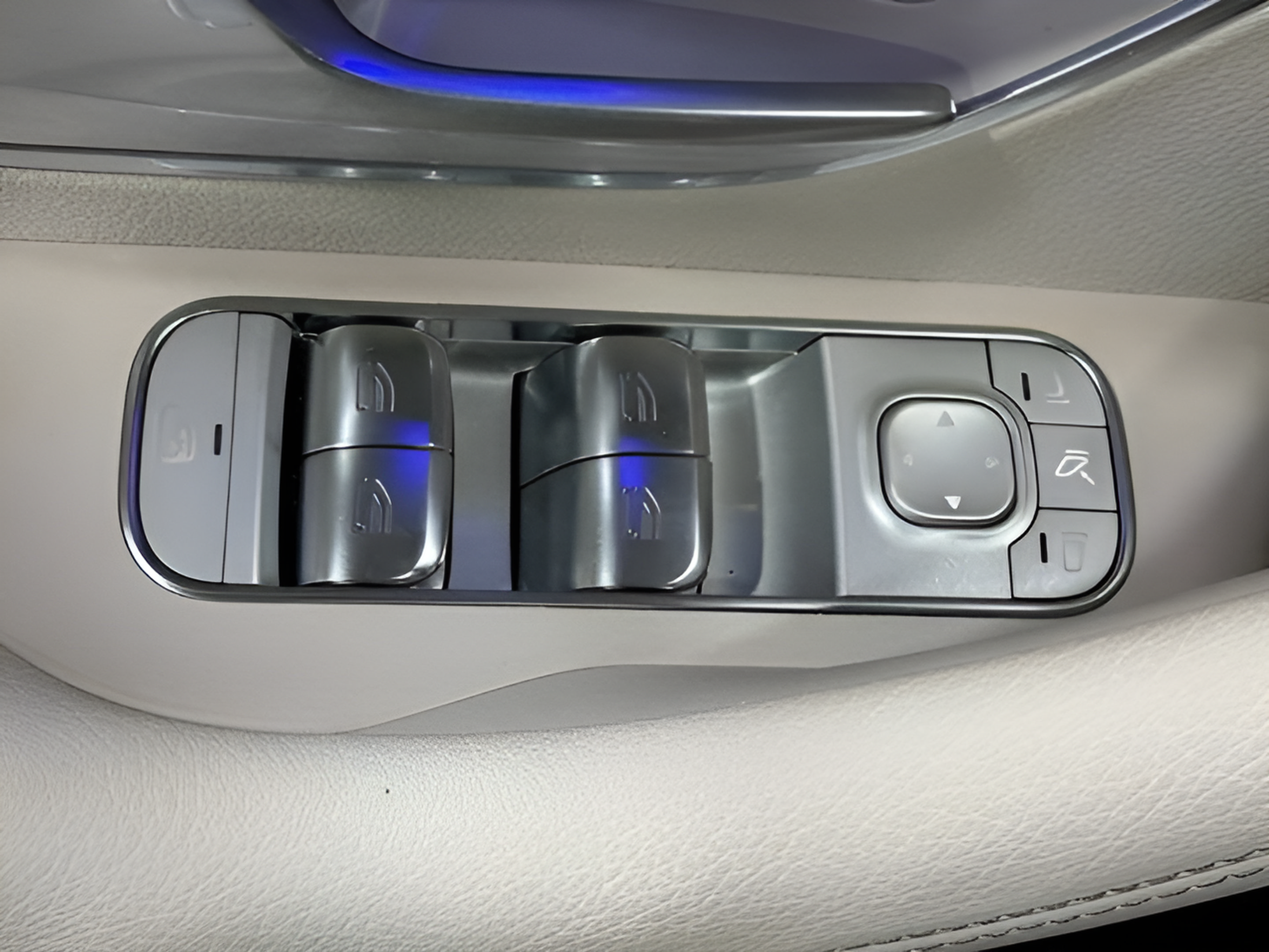 Certified 2025 Mercedes-Benz GLE 450 4MATIC image 27