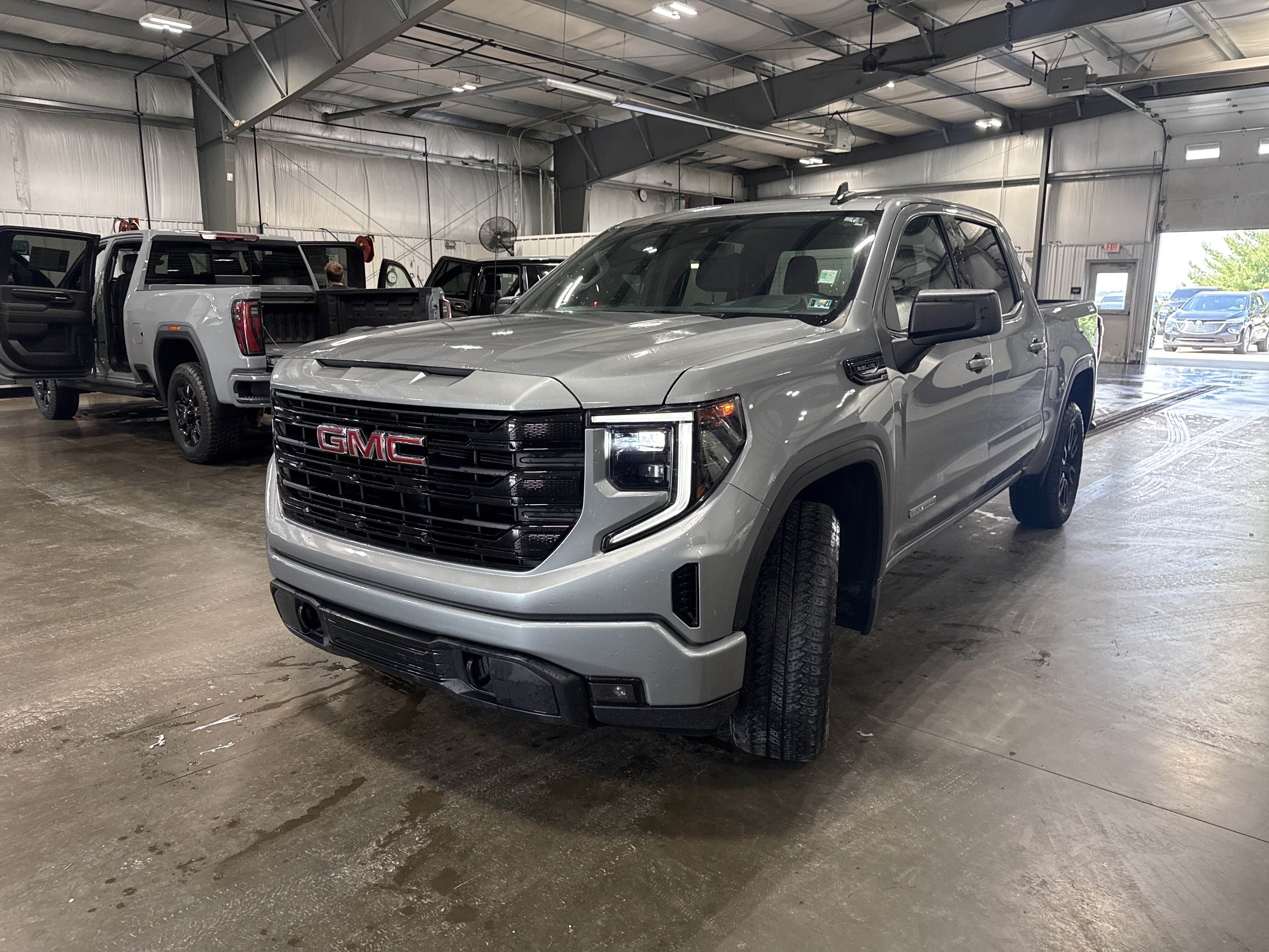 Used 2024 GMC Sierra 1500 Elevation w/ X31 Off-Road Package AWD/4WD image 6
