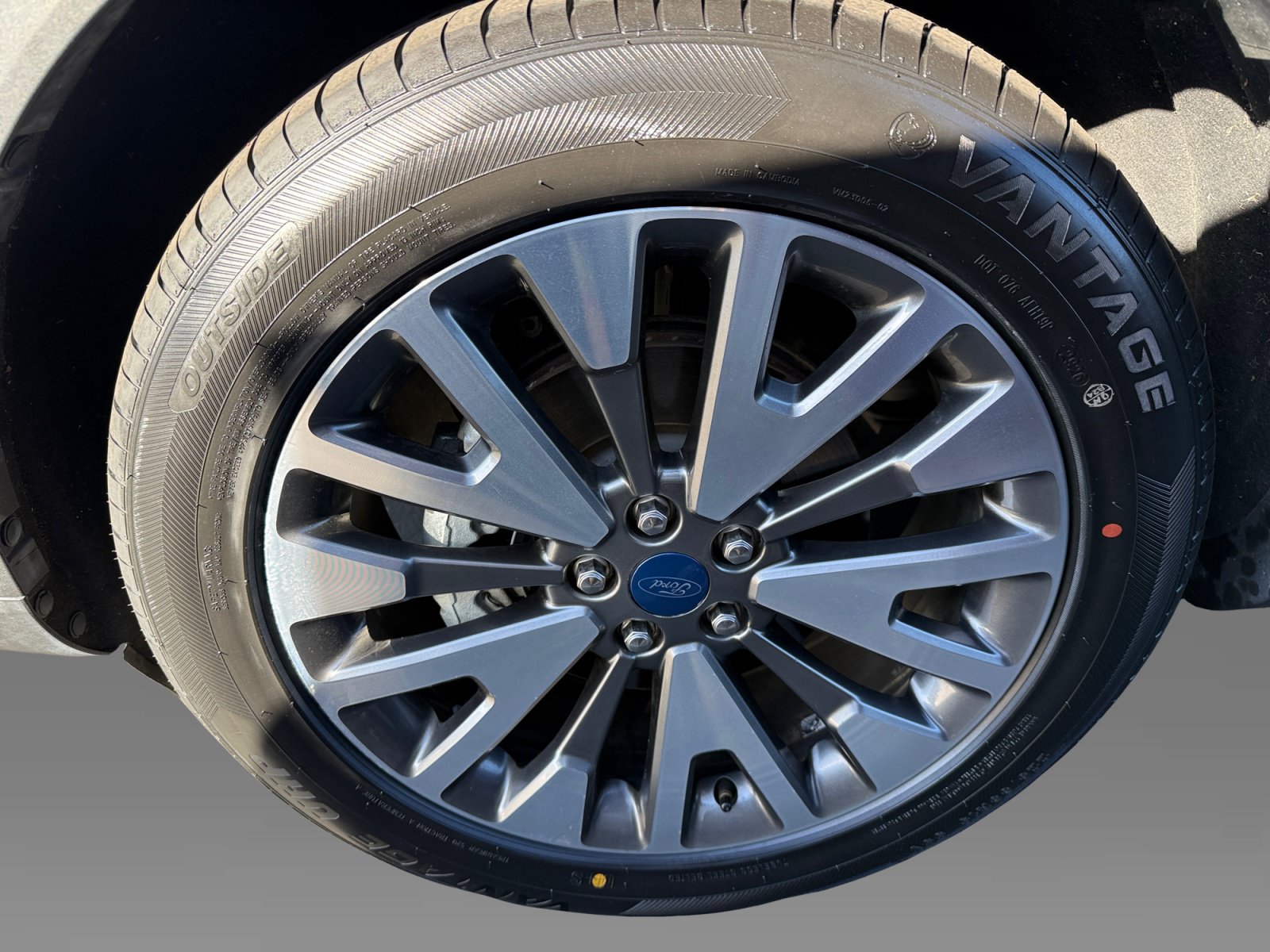 Certified 2022 Ford Escape Titanium AWD/4WD image 9