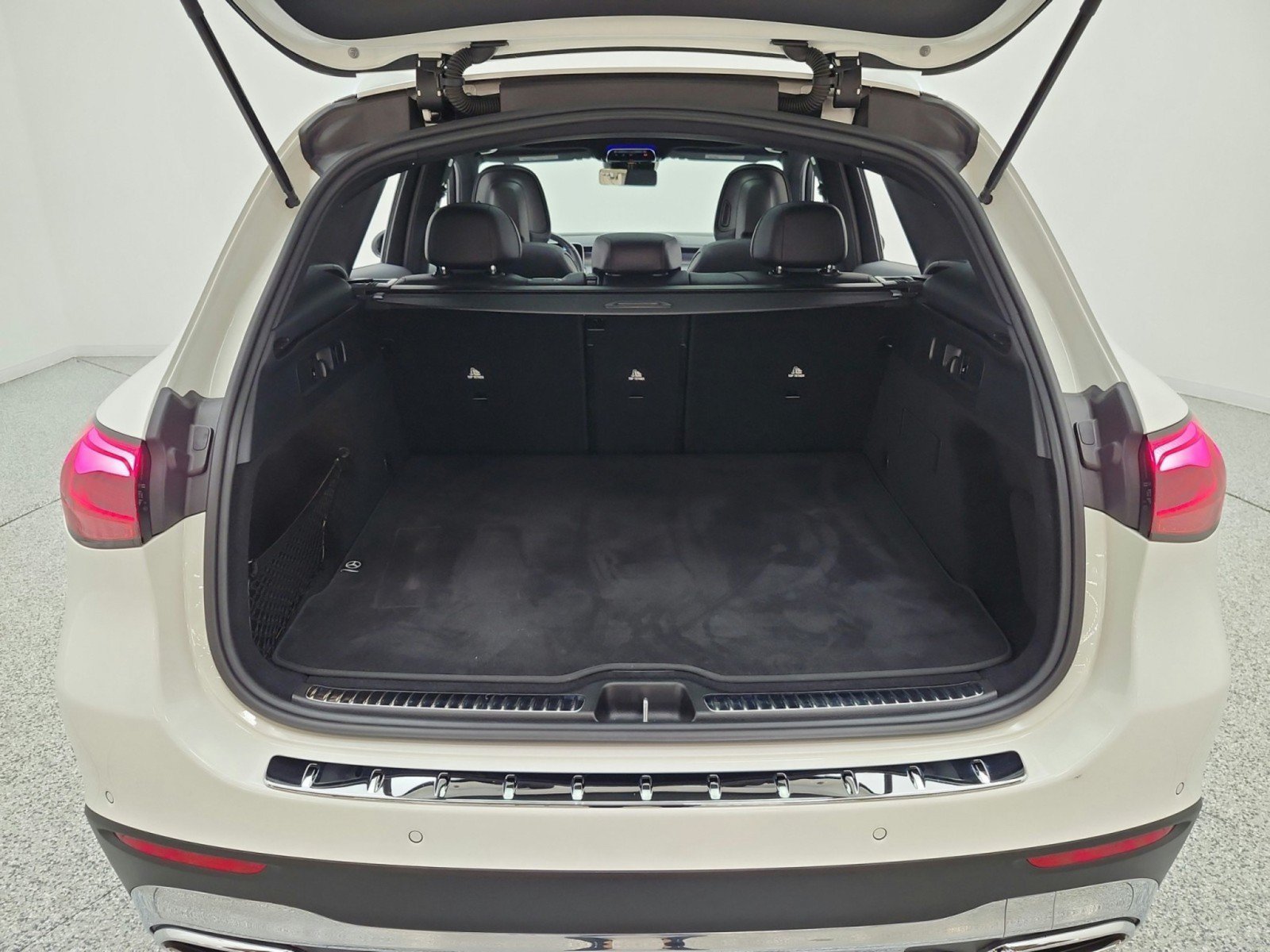 Certified 2024 Mercedes-Benz GLC 300 image 19
