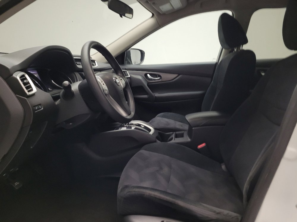 Used 2016 Nissan Rogue S w/ S Family Package FWD image 17