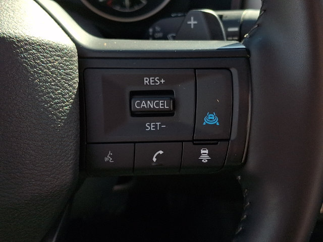 Used 2025 Nissan Rogue SV AWD/4WD image 23