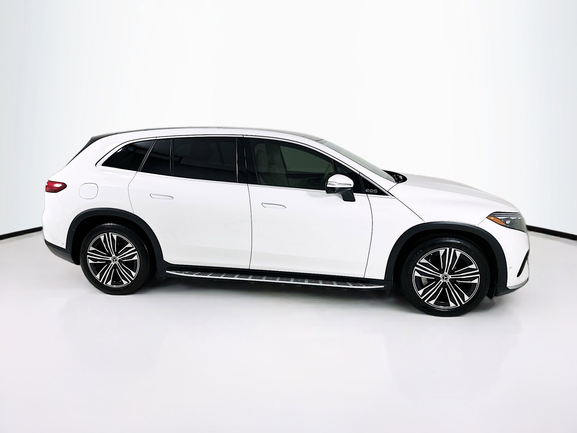 Used 2023 Mercedes-Benz EQS 450+ SUV image 9
